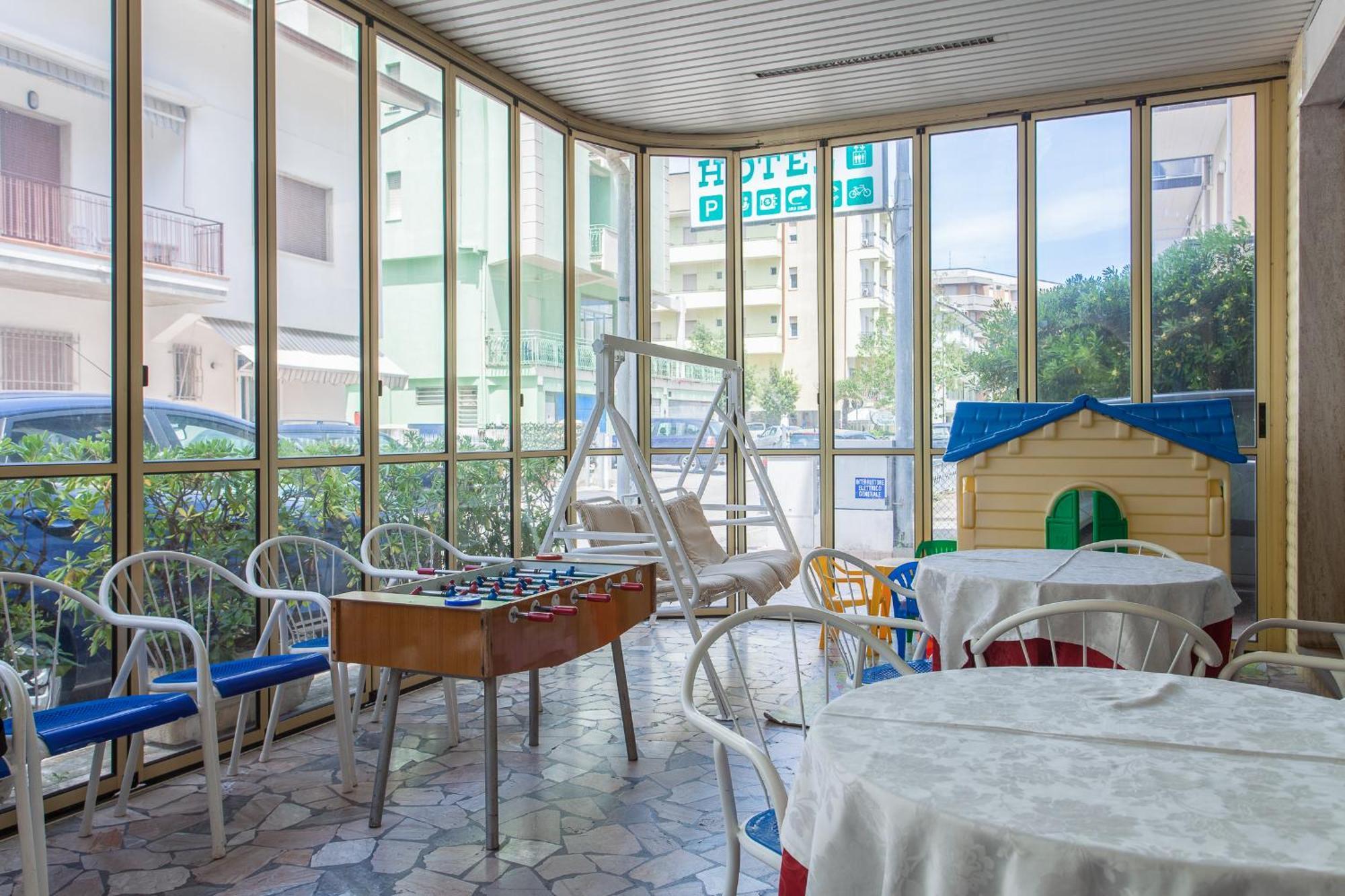 ואלוורדה Hotel Luca מראה חיצוני תמונה